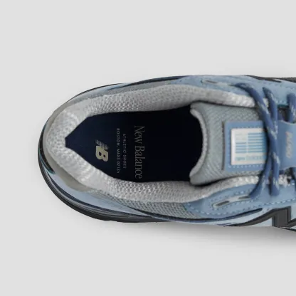 Made in USA 990v4 – Artic Grey with Black