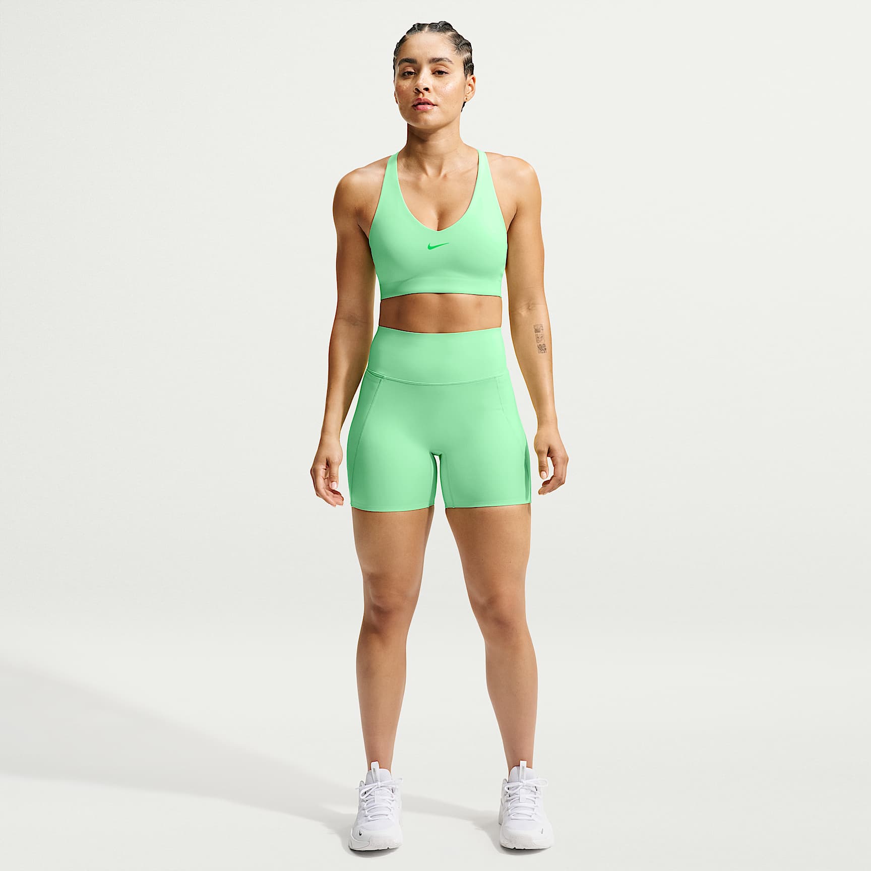 Nike Universa Women's High-Waisted 12.5cm (approx.) Biker Shorts with No Front Seam – Illusion Green/Light Green Spark/Green Spark