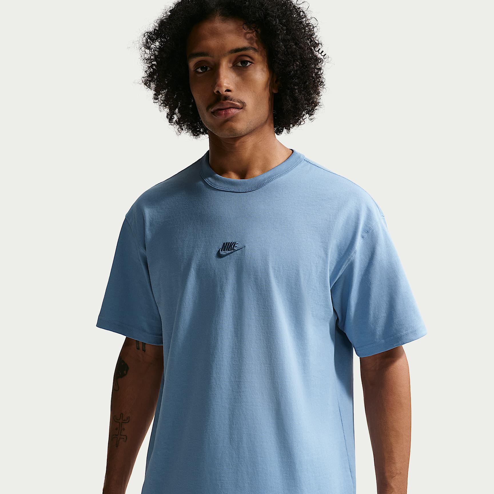 Nike Sportswear Premium Essentials Men's T-Shirt – Work Blue