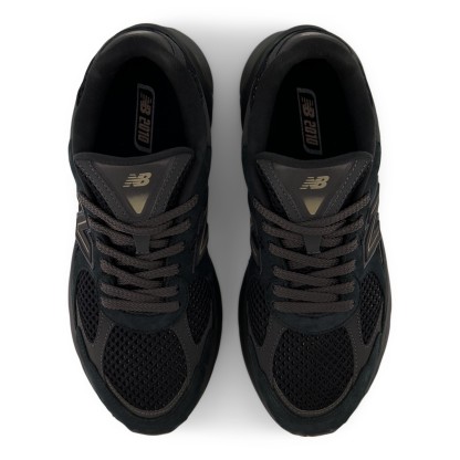 2010 – BLACK with BLACK CEMENT