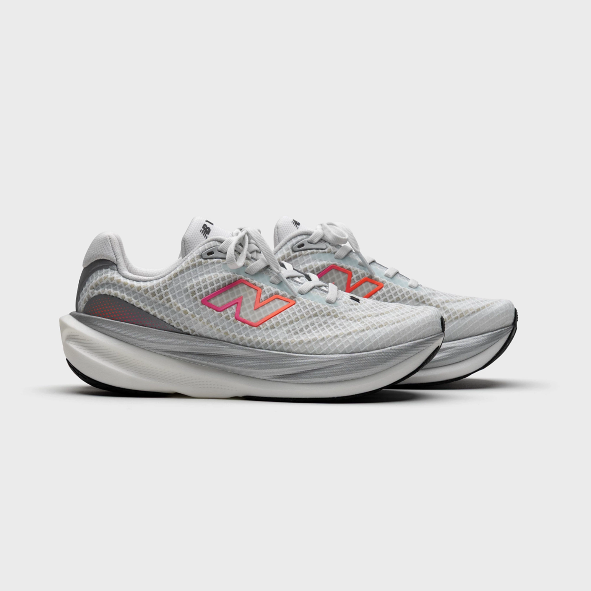 1080v15 Breathe – WHITE with PINK HEAT and TANGERINE HEAT