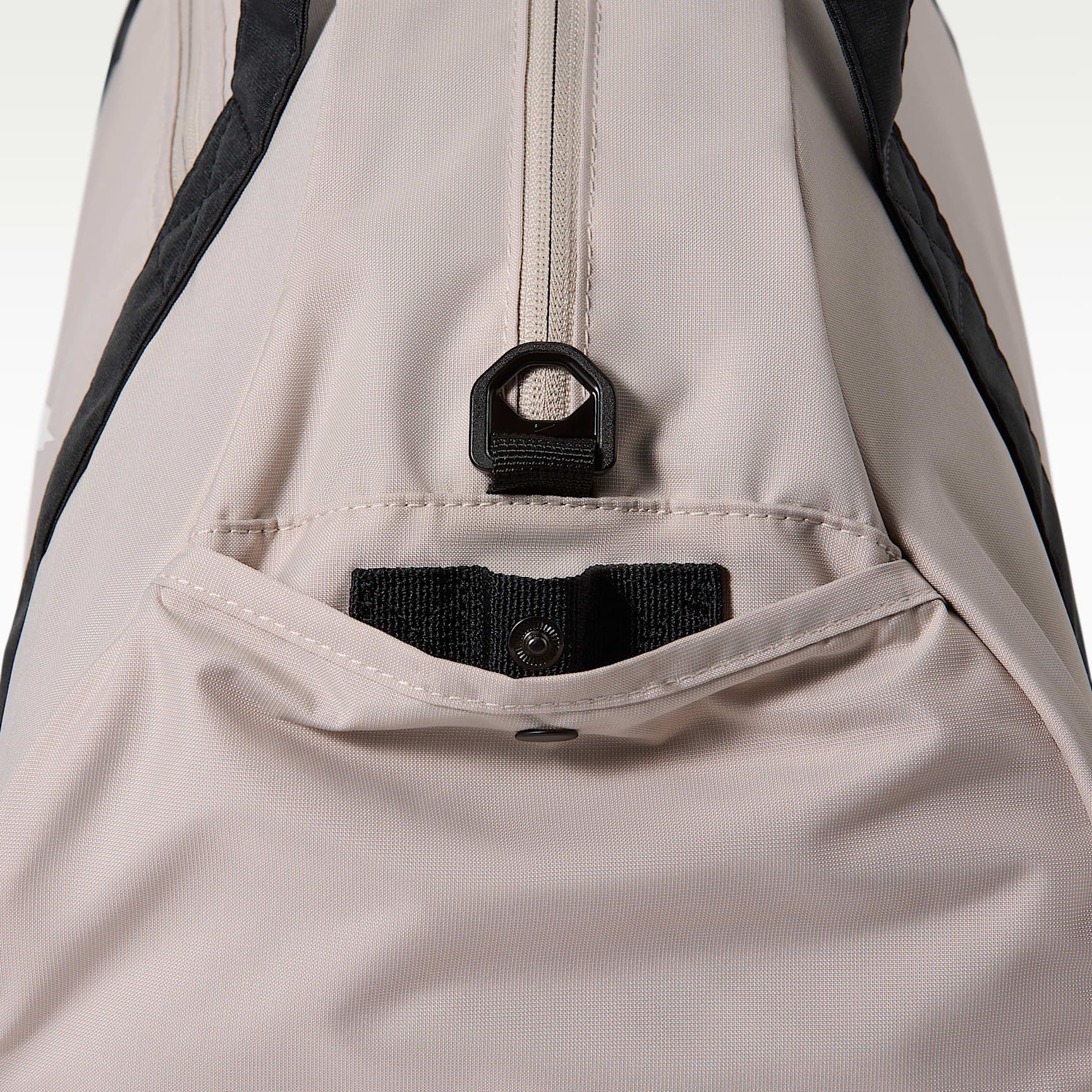 Nike Training Duffel Bag (24L) – Cream II/Black/Sail