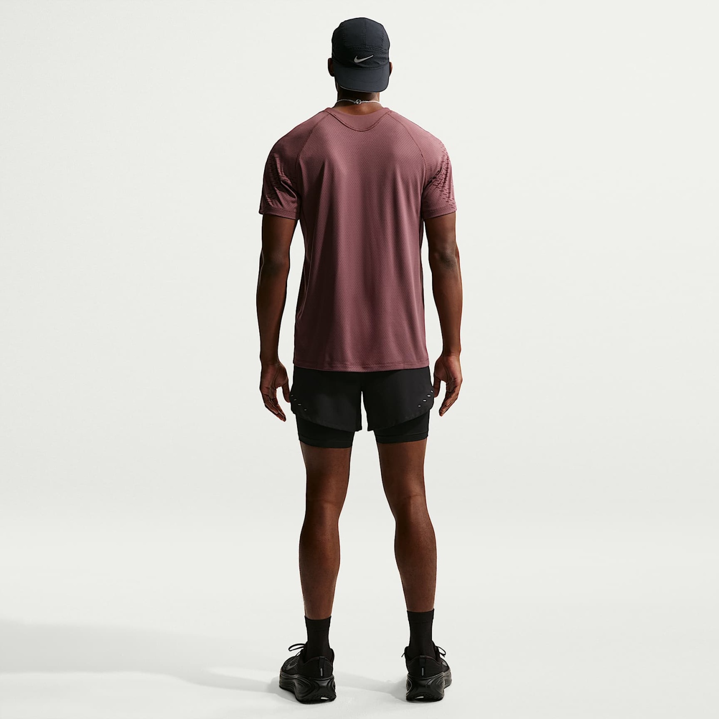 Nike Stride Men's Dri-FIT 13cm (approx.) Hybrid Running Shorts – Black