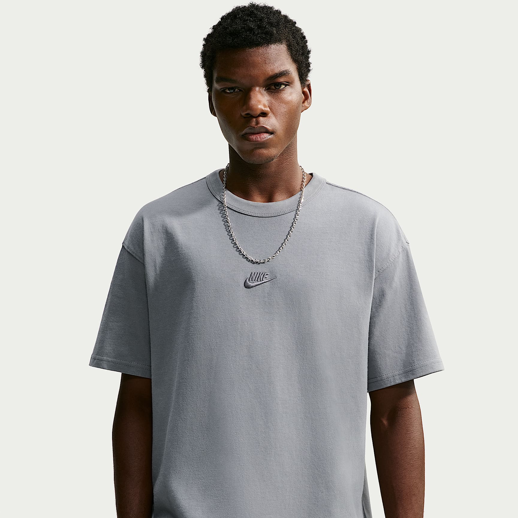 Nike Sportswear Premium Essentials Men's T-Shirt – Cool Grey