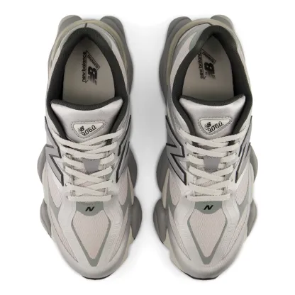 9060 – SILVER METALLIC with GREY MATTER