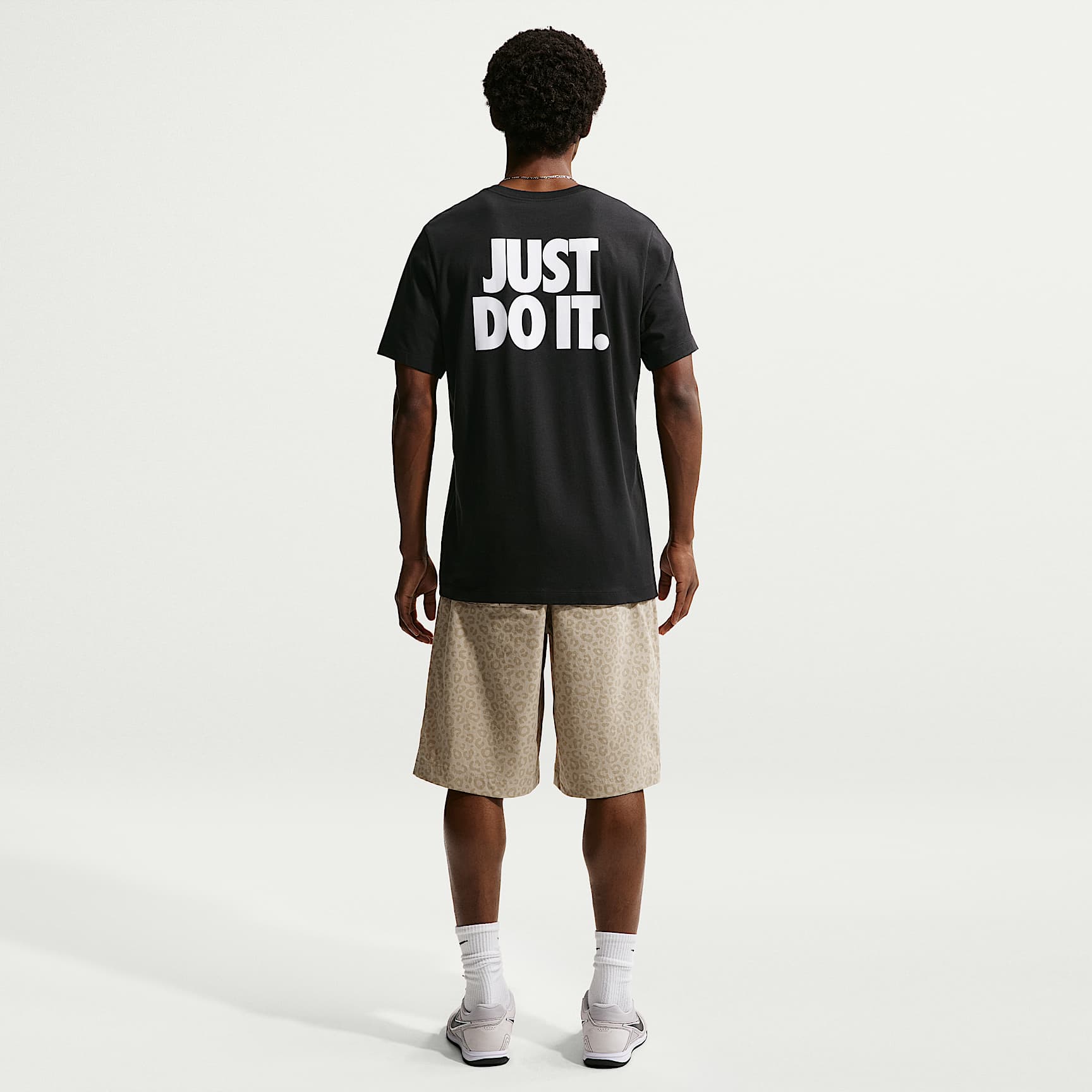 Nike Sportswear T-Shirt – Black/White
