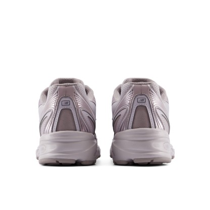 740 – HORIZON GREY with TRUFFLE METALLIC