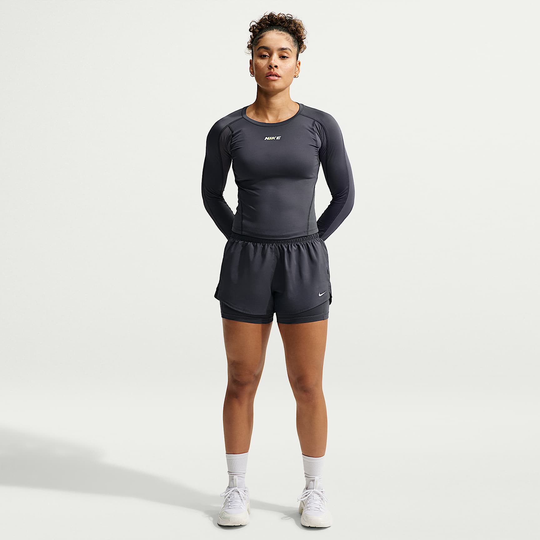 Nike One Women's Dri-FIT Mid-Rise 8cm (approx.) 2-in-1 Shorts – Gridiron/White