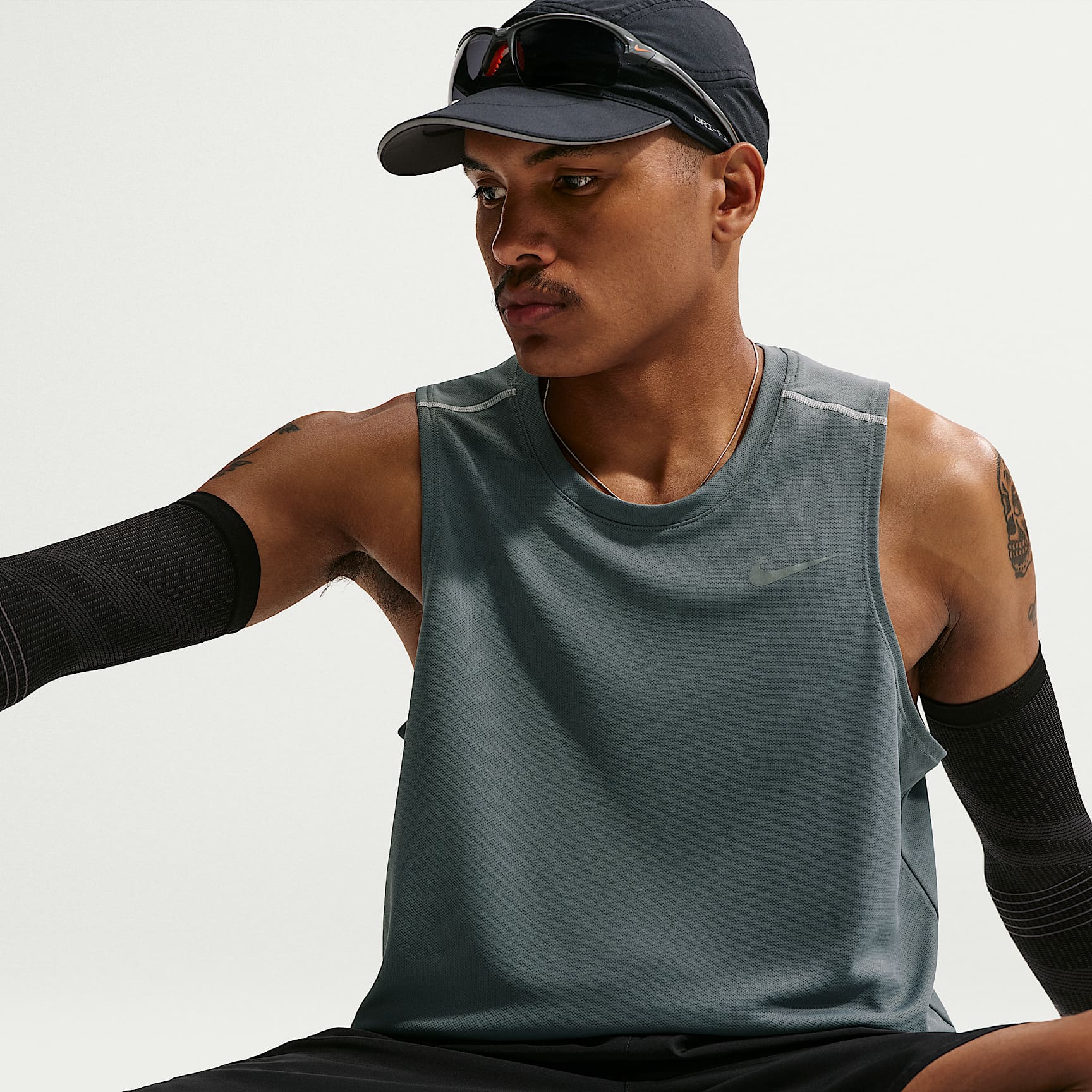 Nike Miler Men's Dri-FIT Running Tank Top – Smoke Grey