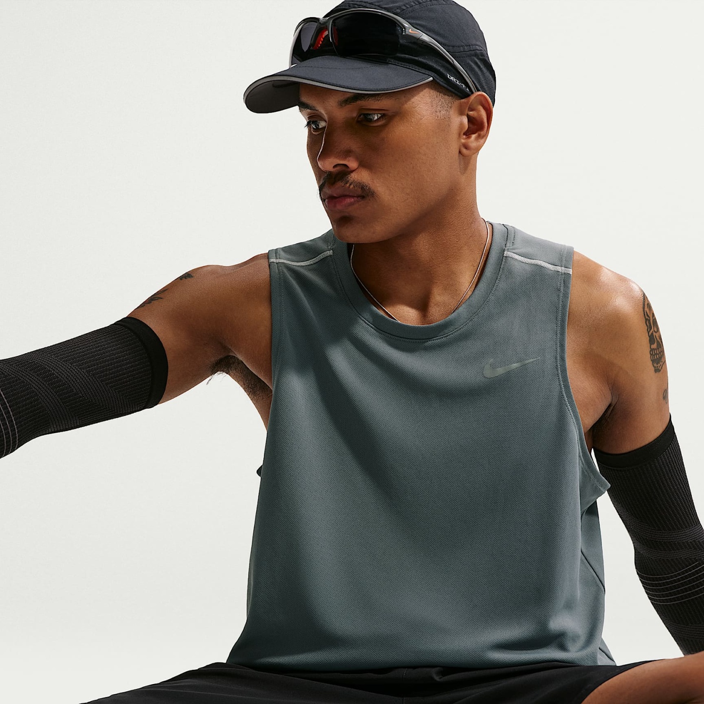 Nike Miler Men's Dri-FIT Running Tank Top – Smoke Grey
