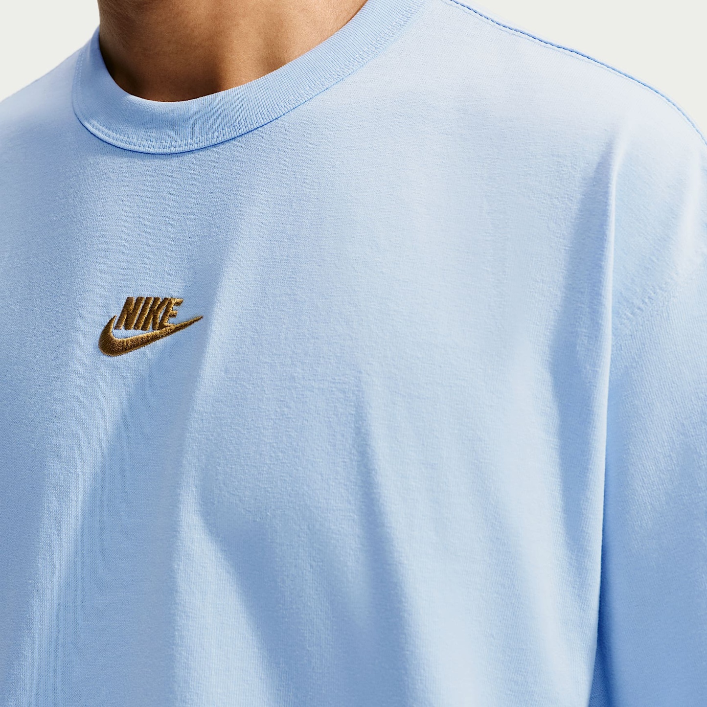 Nike Sportswear Premium Essentials Men's T-Shirt – Ice Blue/Flat Gold