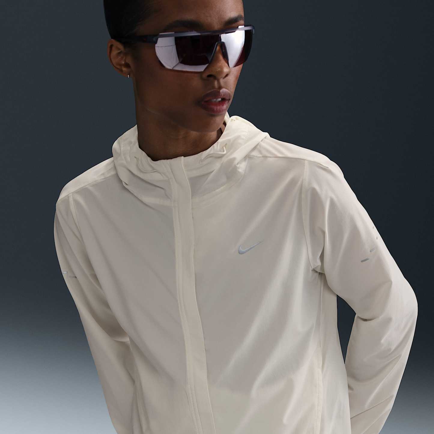 Nike Swift Women's Repel Packable Running Jacket – Sail