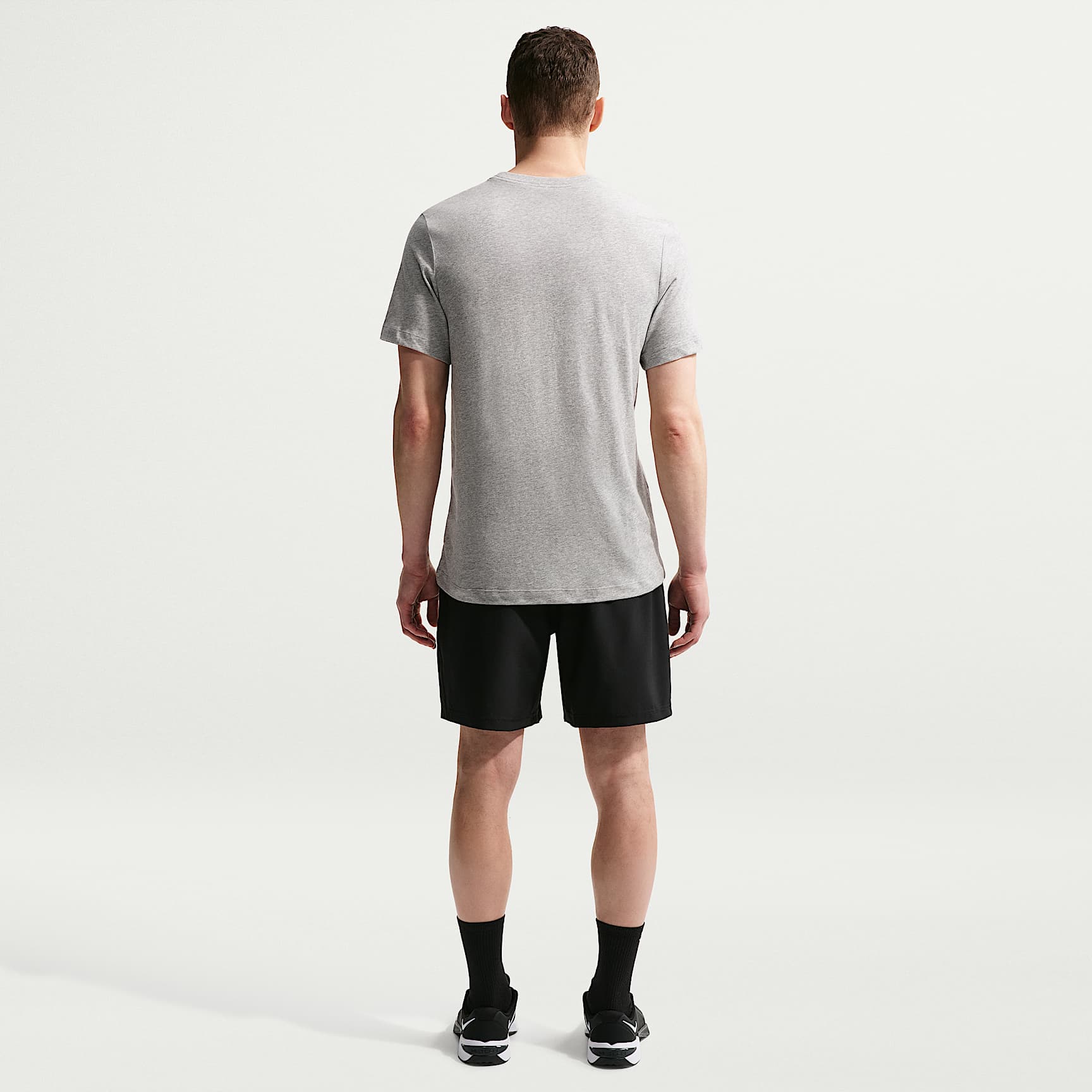 Nike Form Men's Dri-FIT 18cm (approx.) Unlined Versatile Shorts – Black/White