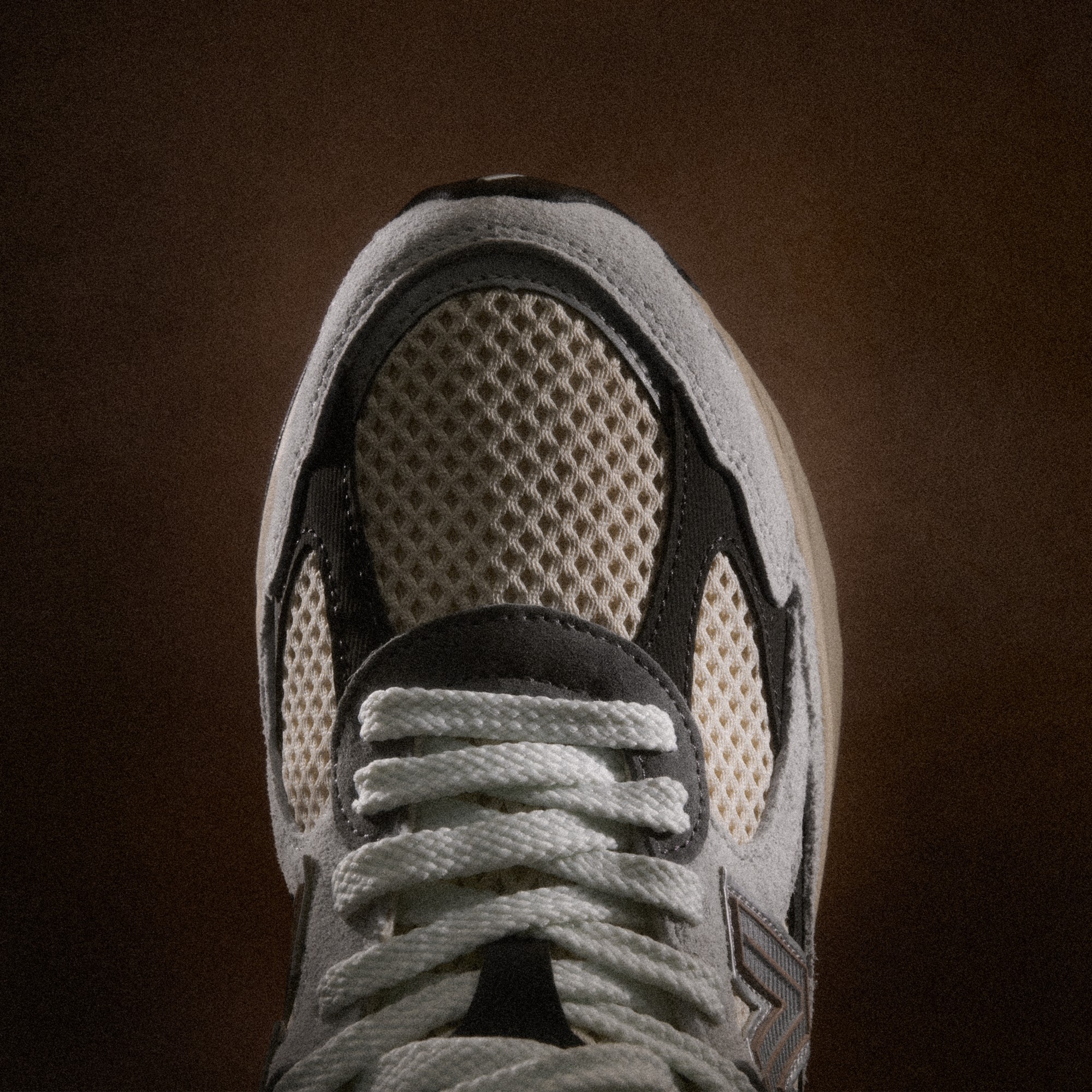2010 – BRIGHTON GREY with LINEN
