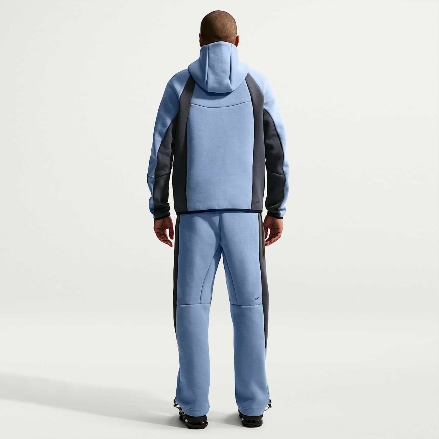 Nike Tech Men's Colour-Block Open-Hem Fleece Trousers – Work Blue/Thunder Blue/Black