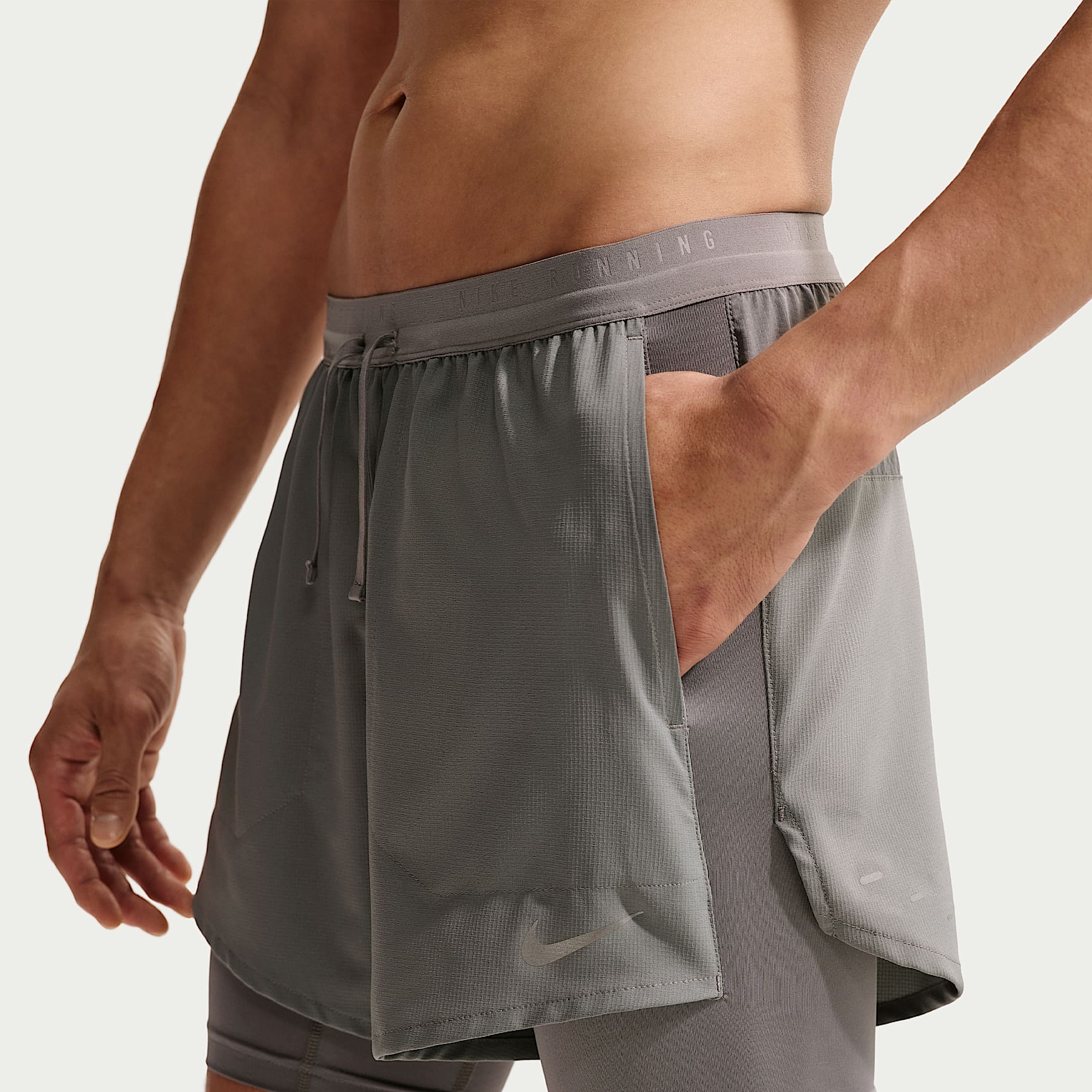 Nike Stride Men's Dri-FIT 13cm (approx.) Hybrid Running Shorts – Smoke Grey