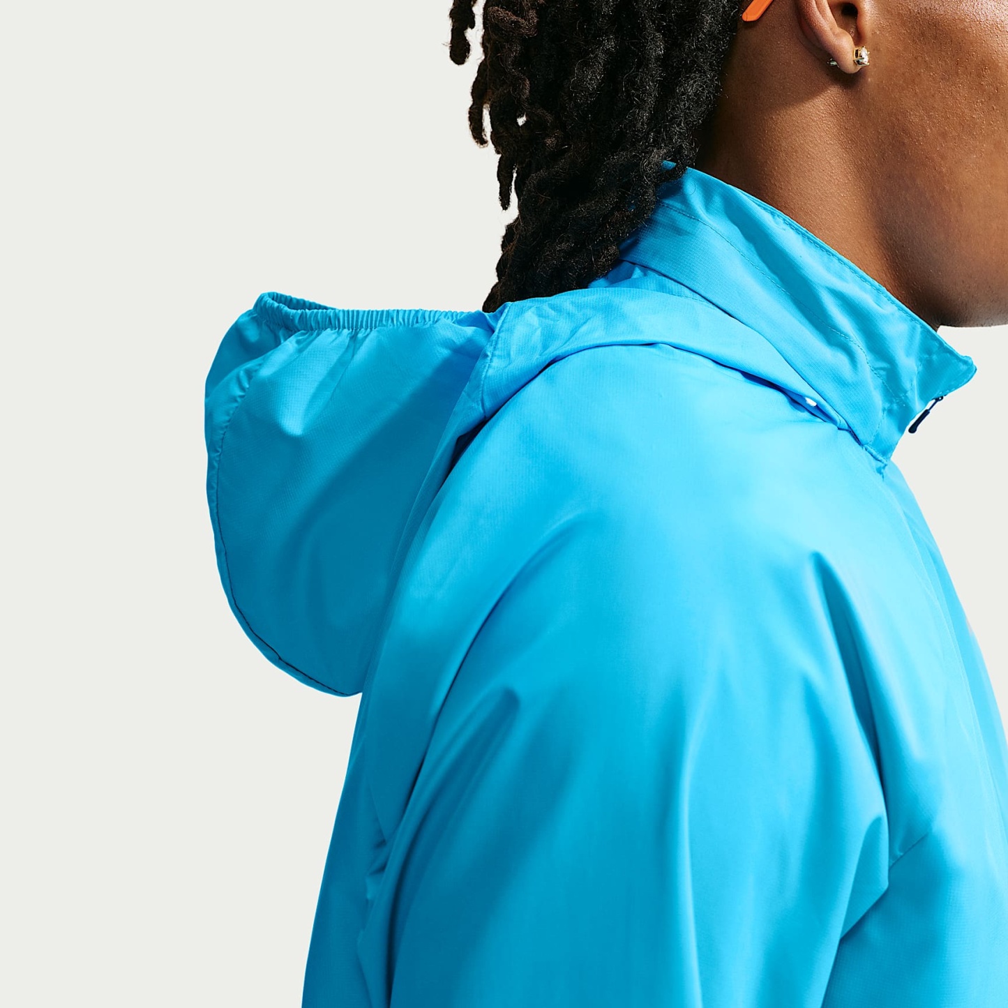 Nike Miler Men's Repel UV Protection Running Jacket – Light Current Blue/Light Current Blue