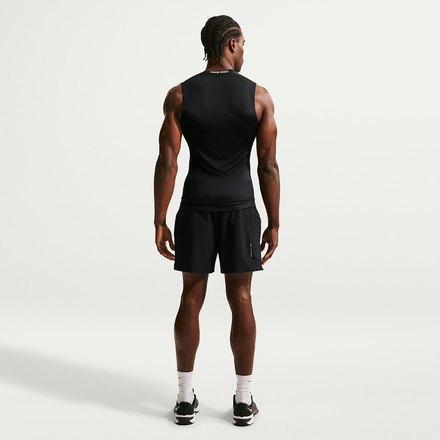 Nike Pro Men's Dri-FIT Tight Sleeveless Fitness Top – Black/White