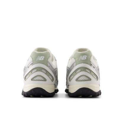 204L – SILVER METALLIC with GARTER SNAKE