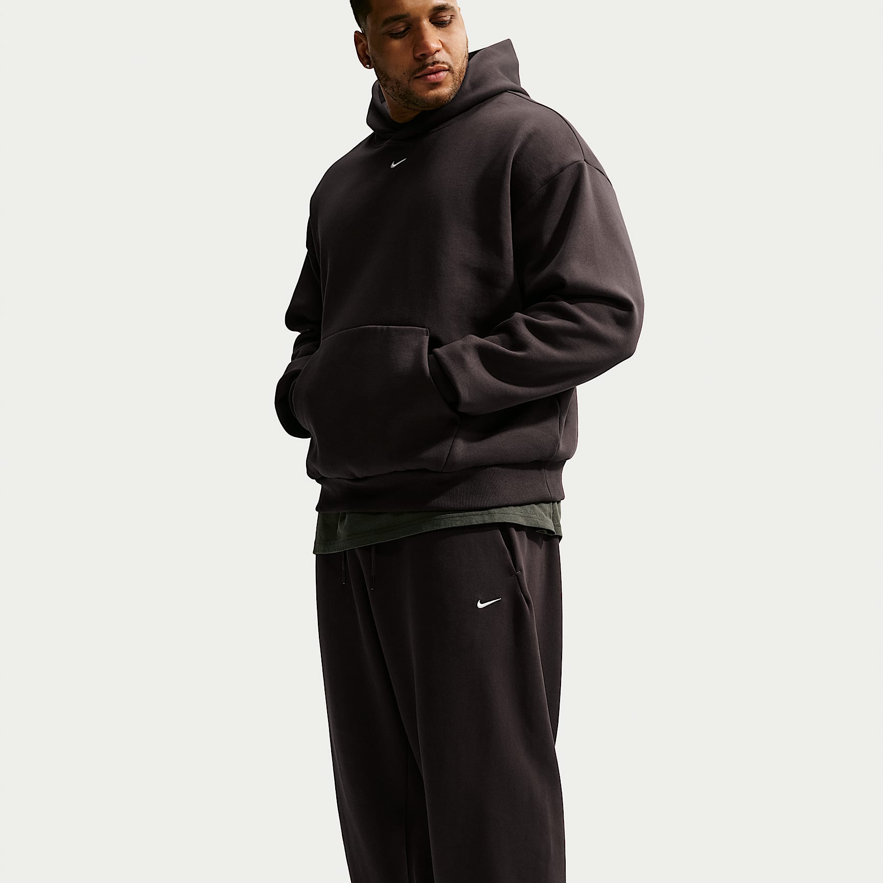Nike Solo Fleece Men's Cuffed Trousers – Velvet Brown/Sail