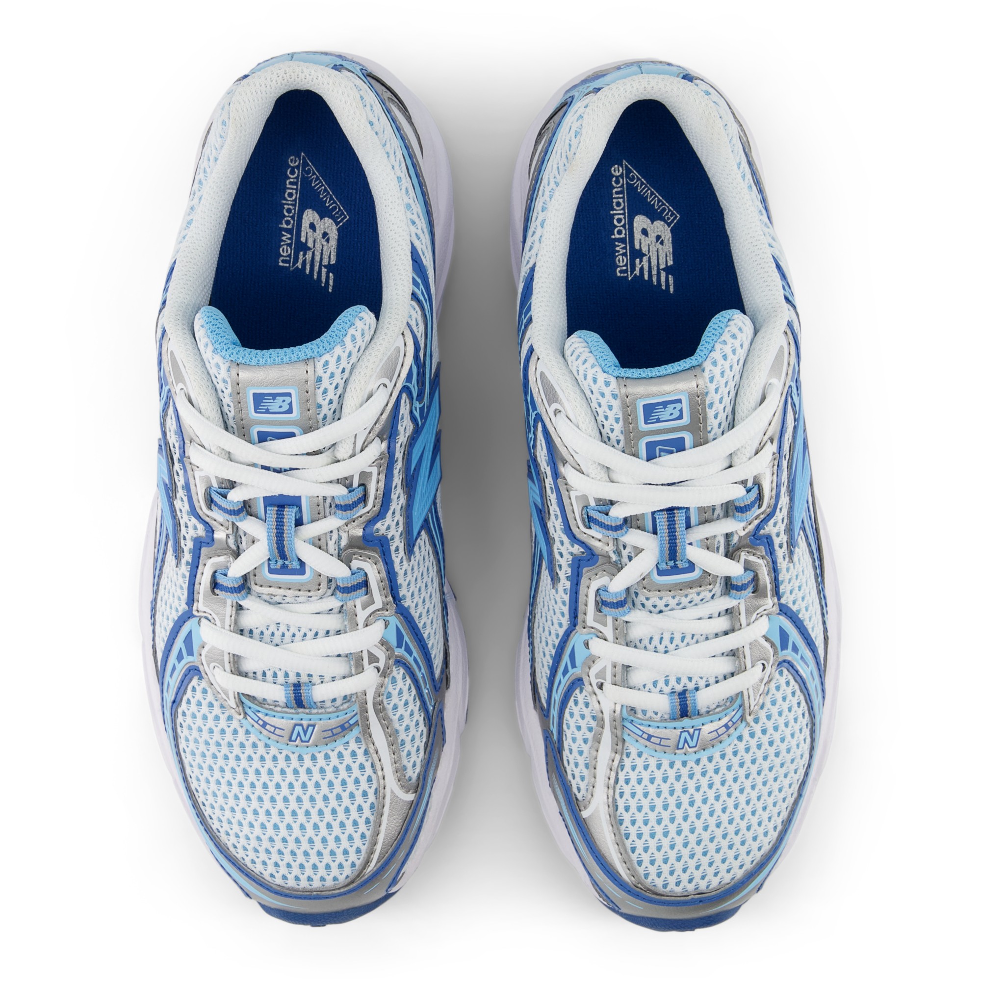 740 – BLUE AGATE with WHITE and Sky Blue