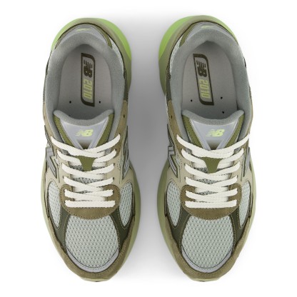 2010 – COVERT GREEN with DRY LIME and LONE STAR GREY