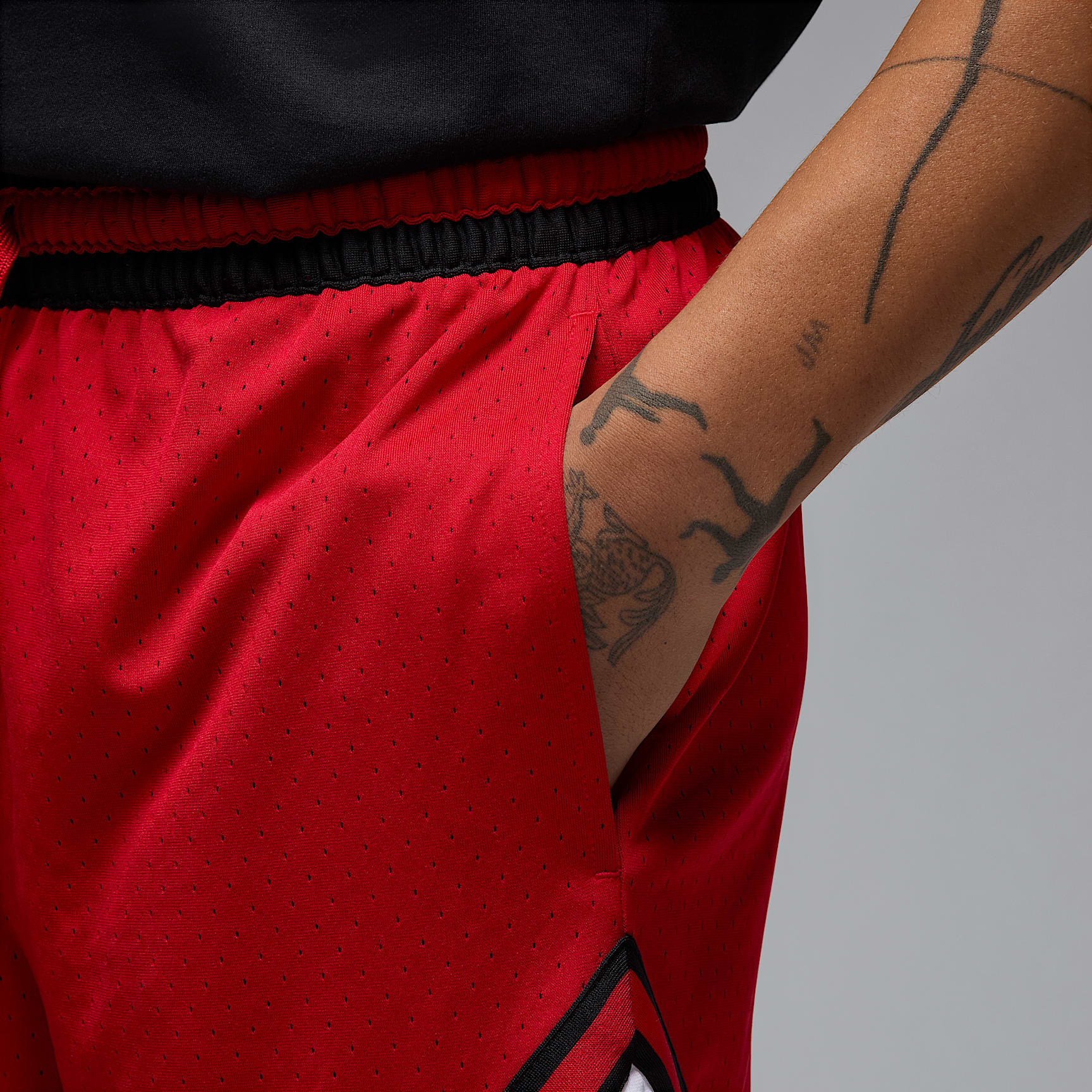 Jordan Sport Men's Dri-FIT 18cm (approx.) Mesh Diamond Shorts – Gym Red/White/Black