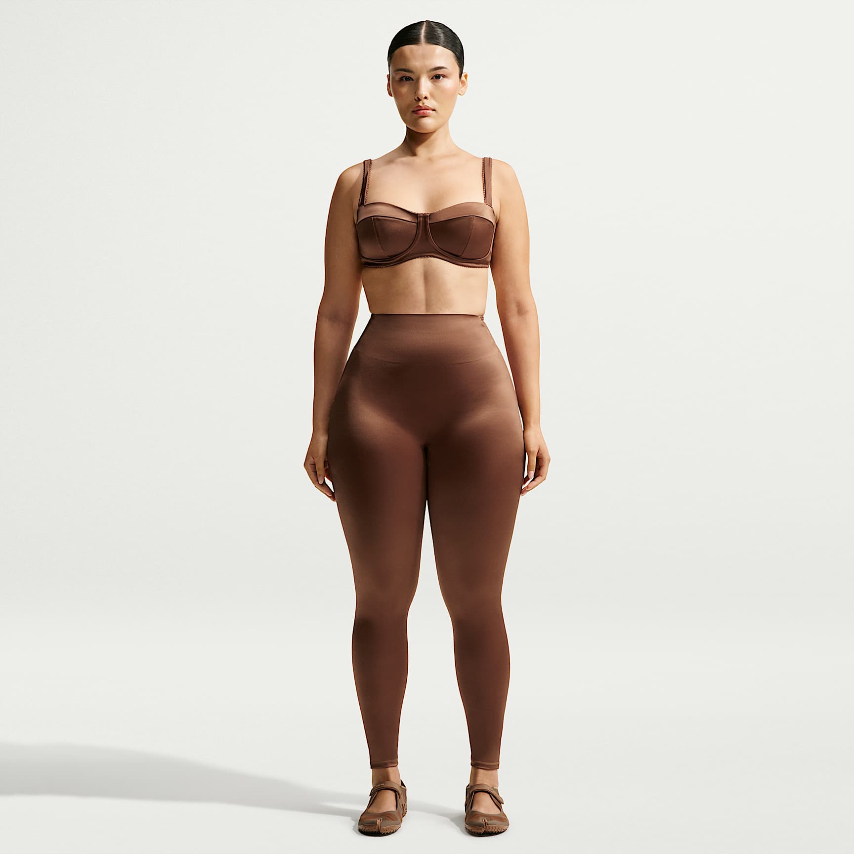 NikeSKIMS Satin Shine Women's High-Waisted Bonded 66cm (approx.) Leggings – NSKM Carob Brown