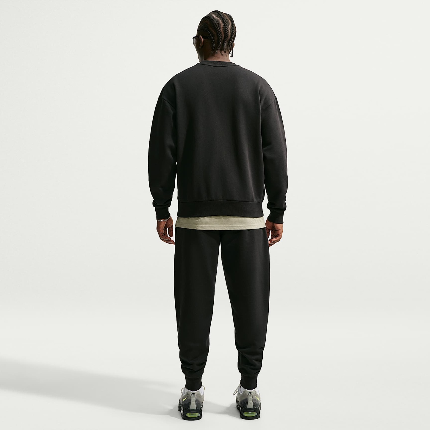 Nike Solo Fleece Men's Crew-Neck Sweatshirt – Total Black/Sail