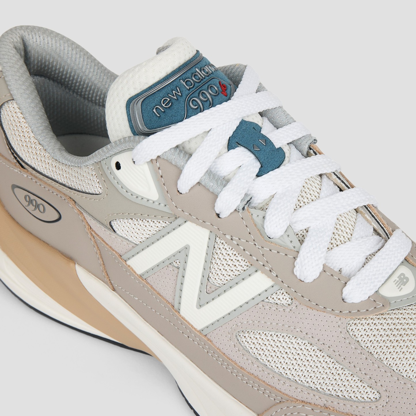 Made in USA 990v6 – Light Mushroom with Moonrock