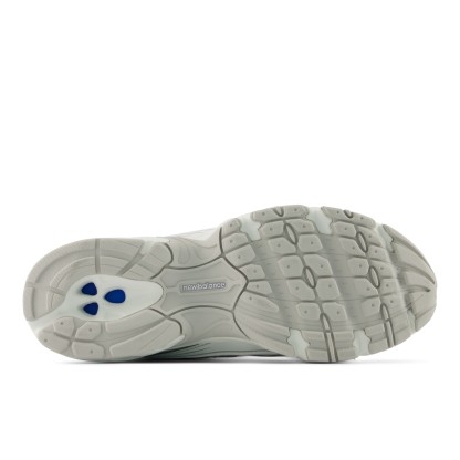 740 – WHITE with SILVER METALLIC