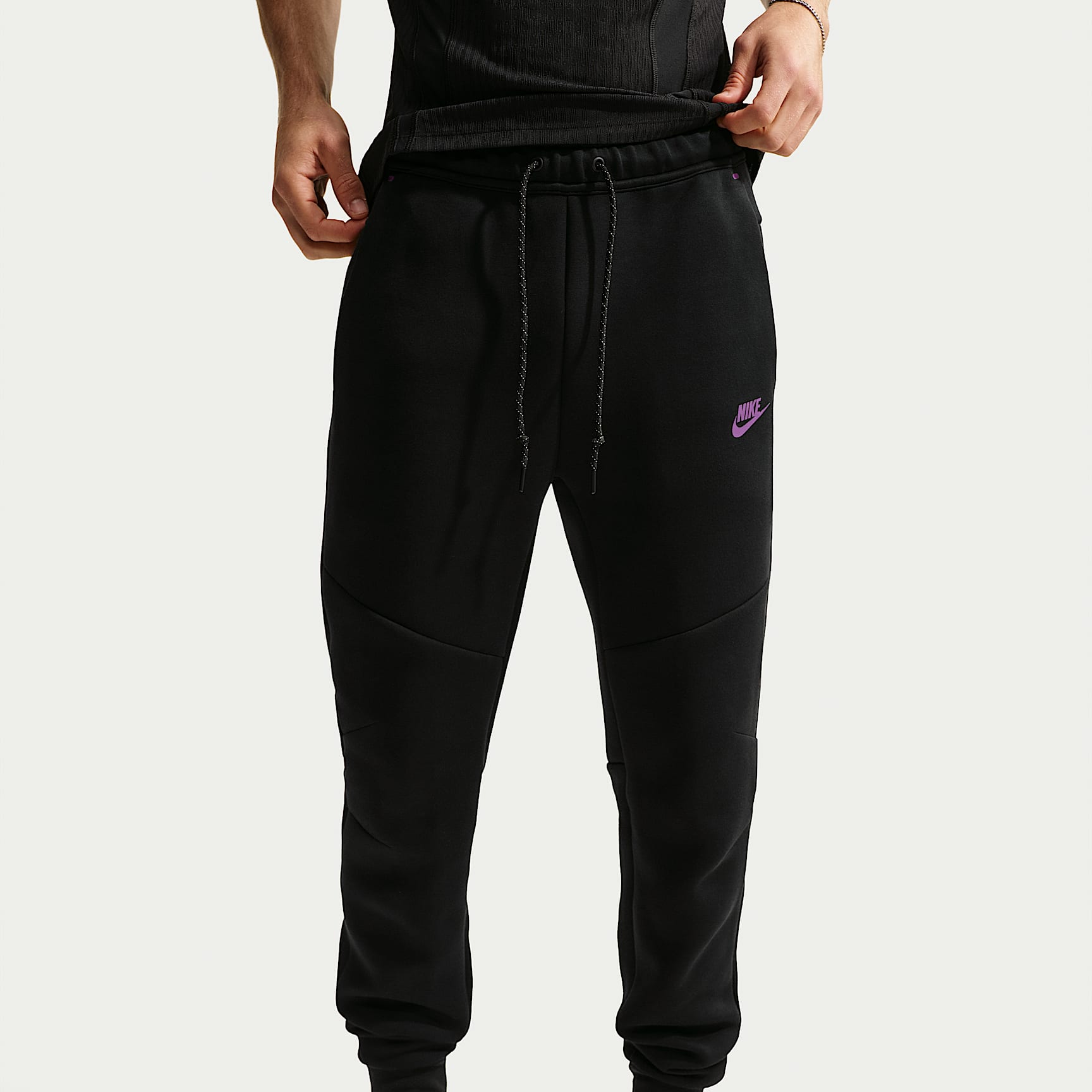 Nike Tech Men's Fleece Joggers – Black/Viotech