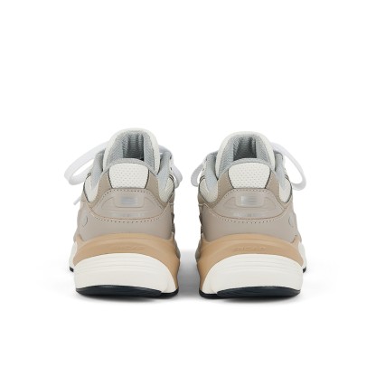 Made in USA 990v6 – Light Mushroom with Moonrock