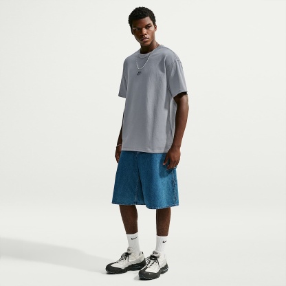 Nike Sportswear Premium Essentials Men's T-Shirt – Cool Grey