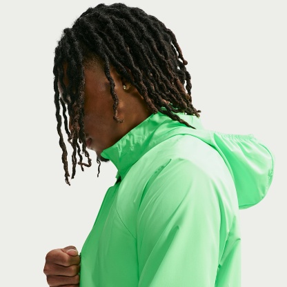 Nike Miler Men's Repel UV Protection Running Jacket – Illusion Green/Illusion Green