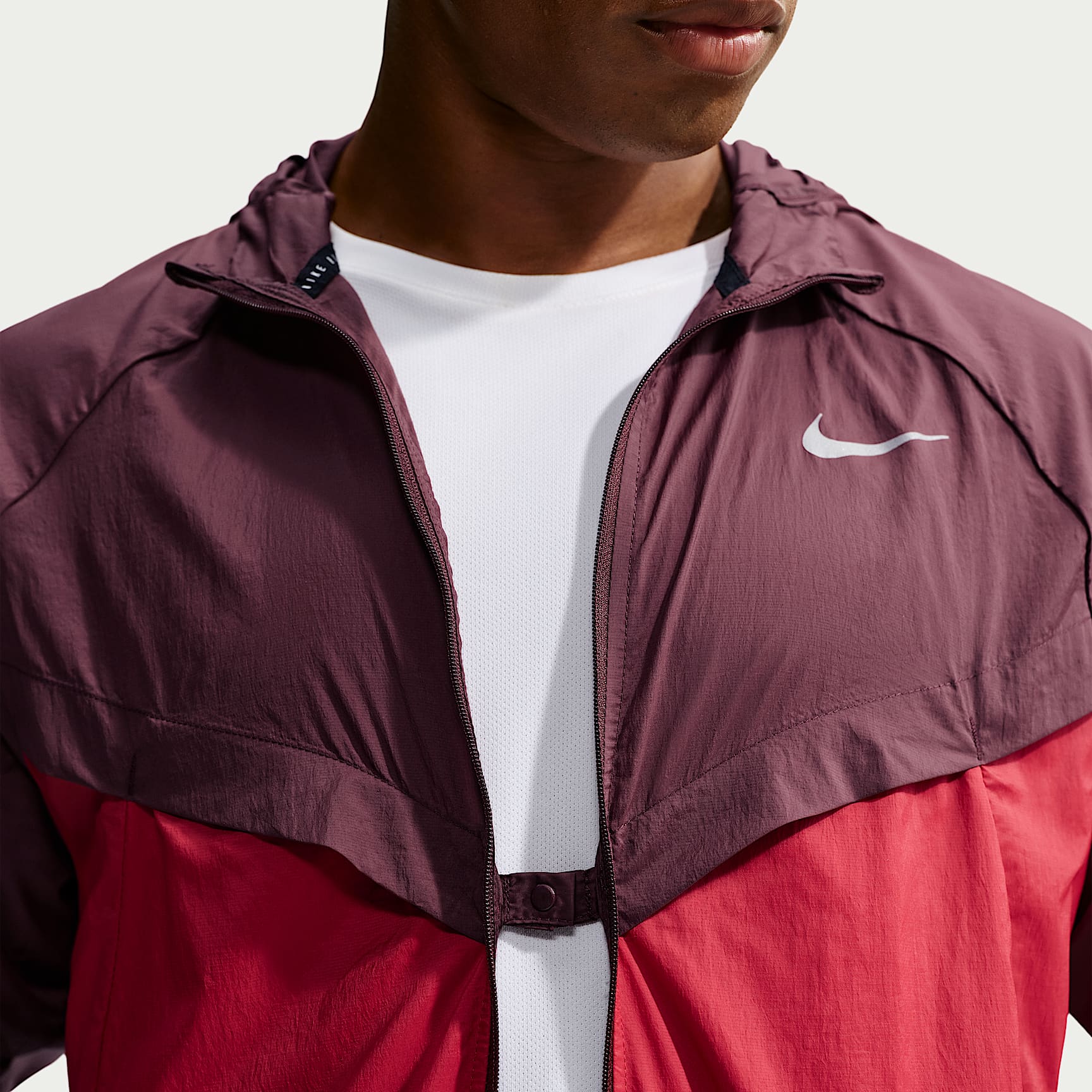 Nike Stride Men's Repel UV Running Jacket – Mystic Dates/Tough Red