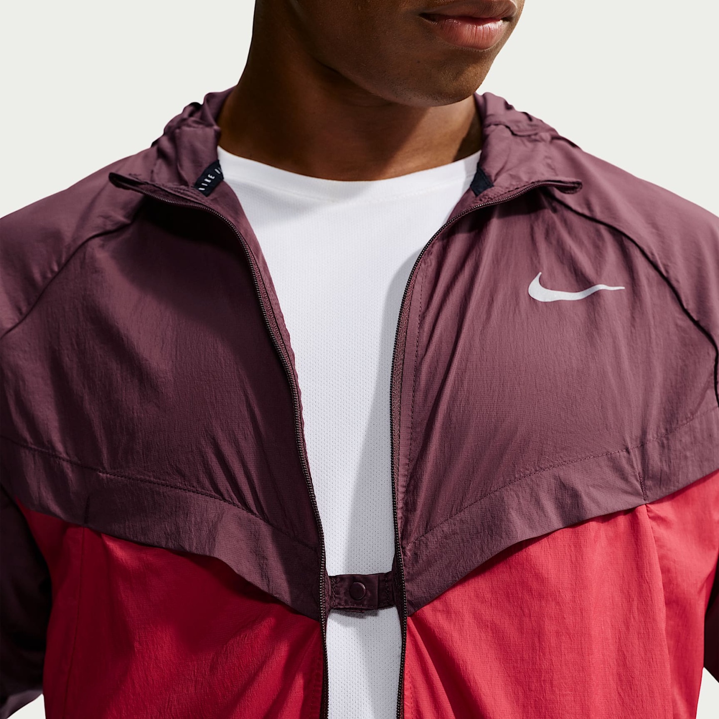 Nike Stride Men's Repel UV Running Jacket – Mystic Dates/Tough Red