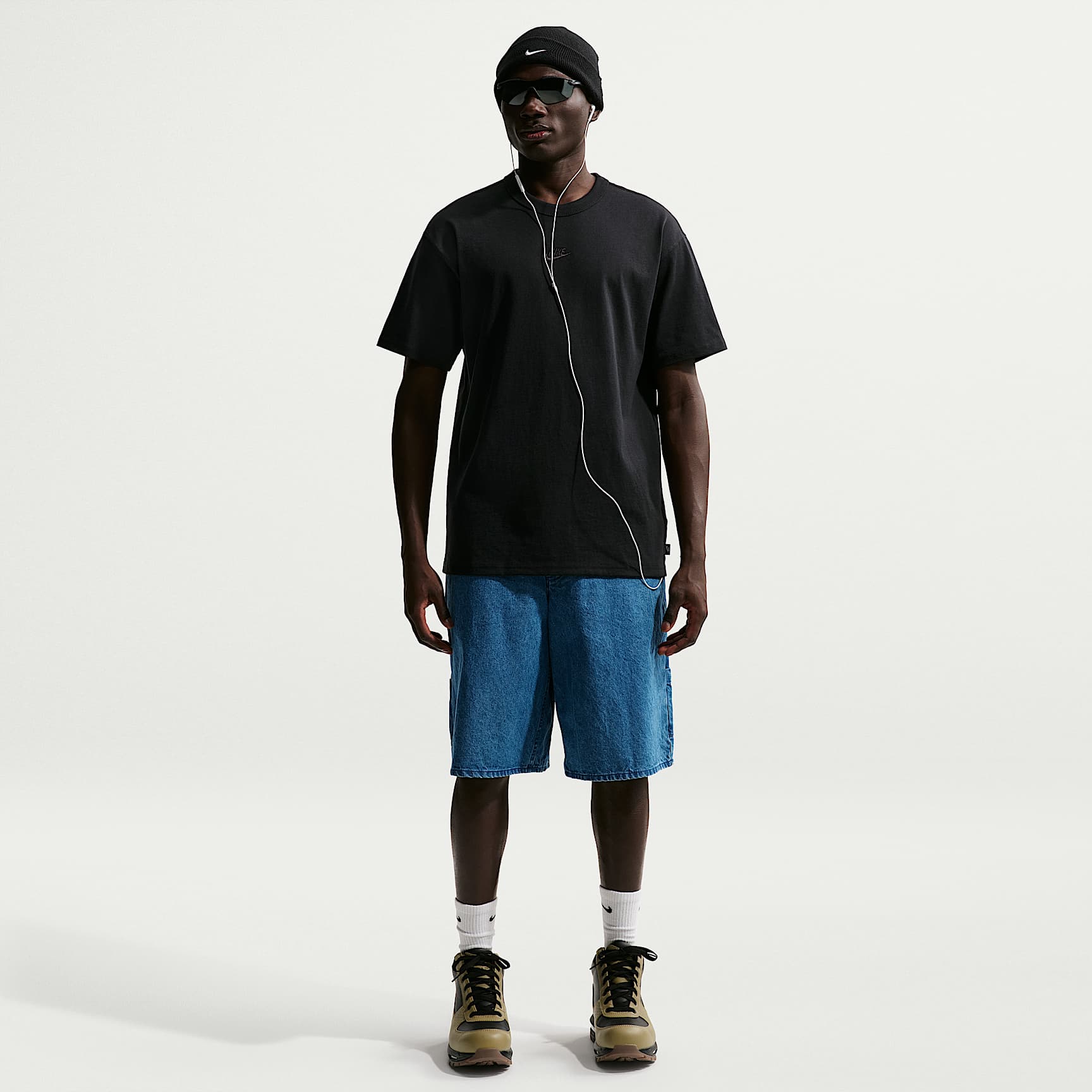 Nike Sportswear Premium Essentials Men's T-Shirt – Black