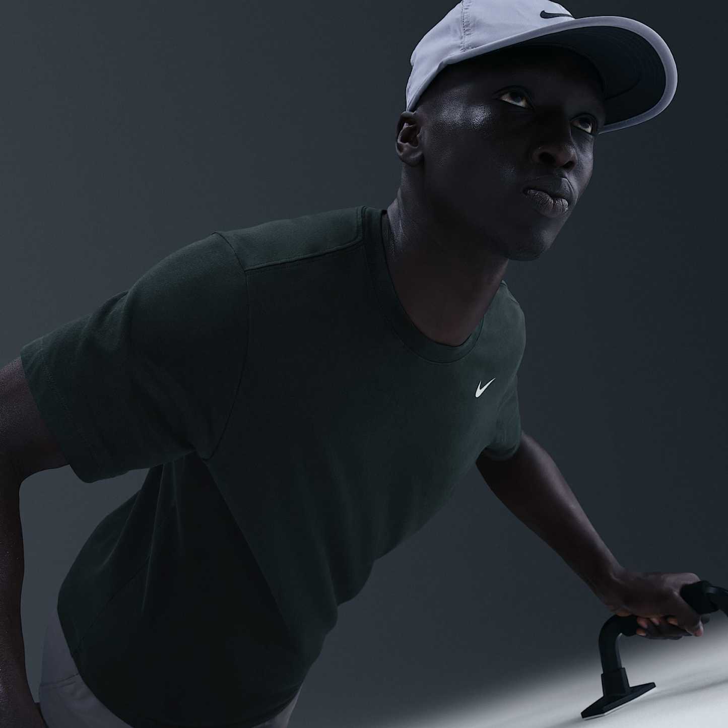 Nike Dri-FIT Men's Fitness T-Shirt – Seaweed/White