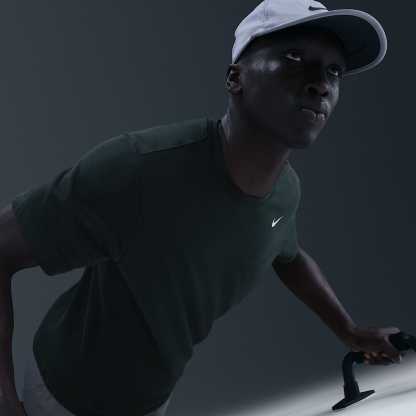 Nike Dri-FIT Men's Fitness T-Shirt – Seaweed/White