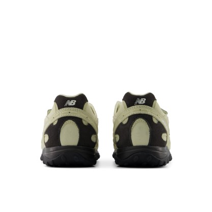 204V – PISTACHIO BUTTER with MOREL and BLACK CEMENT