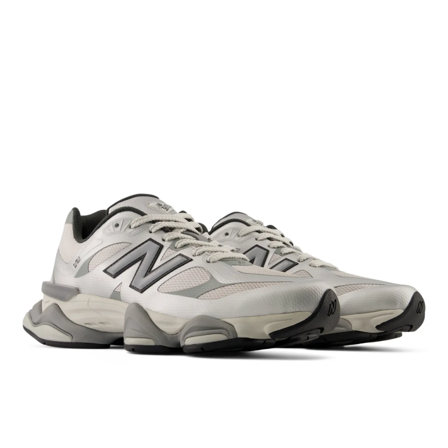 9060 – SILVER METALLIC with GREY MATTER