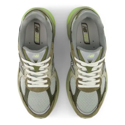 2010 – COVERT GREEN with DRY LIME and LONE STAR GREY