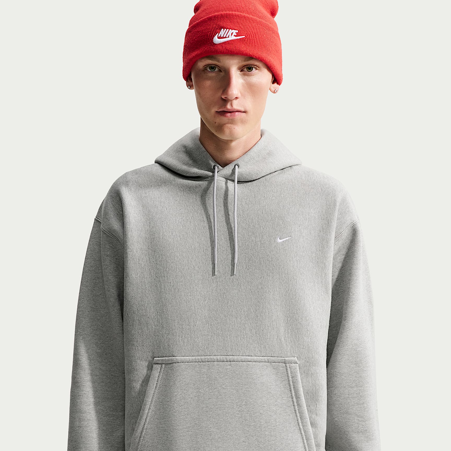 Nike Solo Swoosh Men's Pullover Hoodie – Dark Grey Heather/Light Smoke Grey/White
