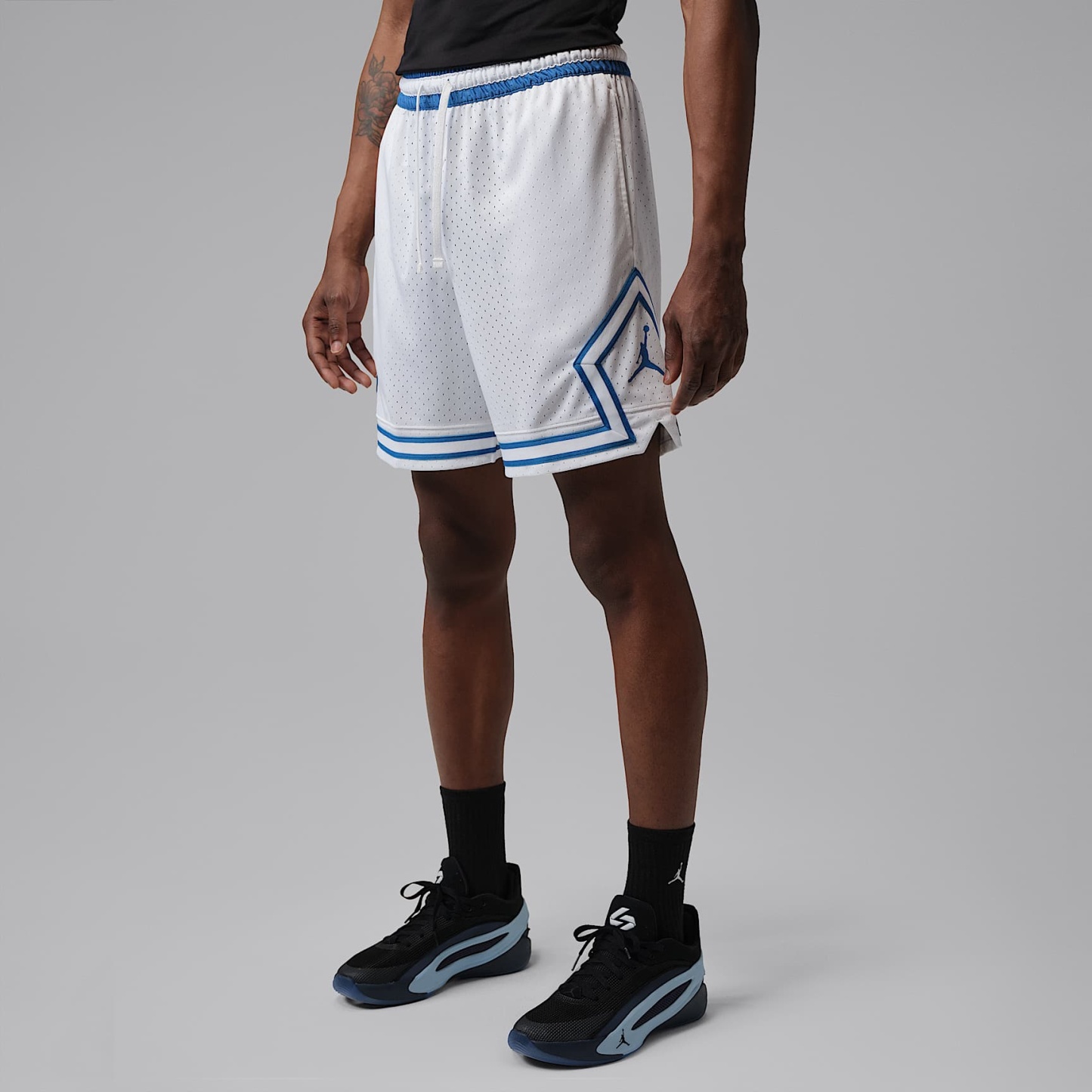 Jordan Sport Men's Dri-FIT 18cm (approx.) Mesh Diamond Shorts – White/True Blue/True Blue