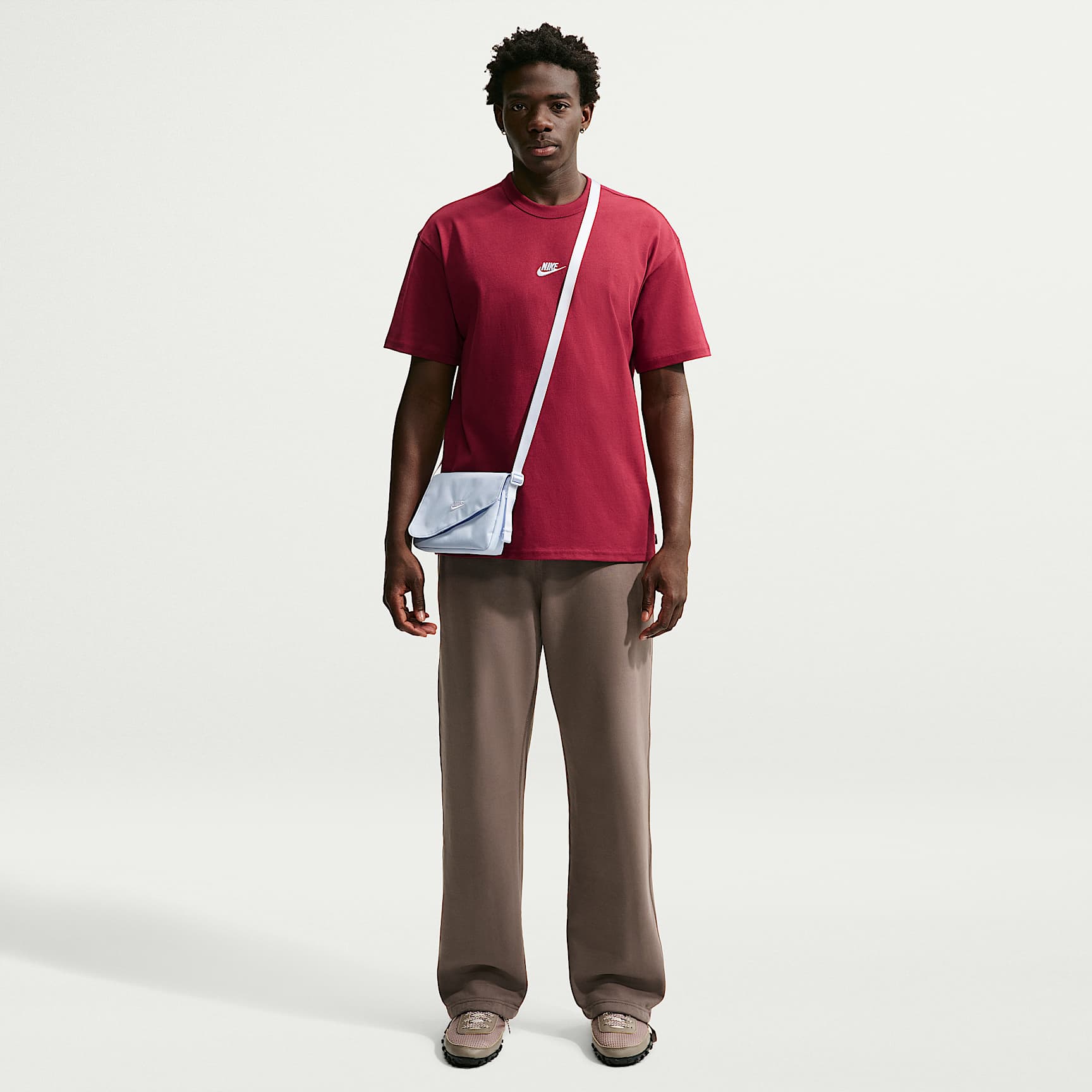 Nike Sportswear Premium Essentials Men's T-Shirt – Team Red