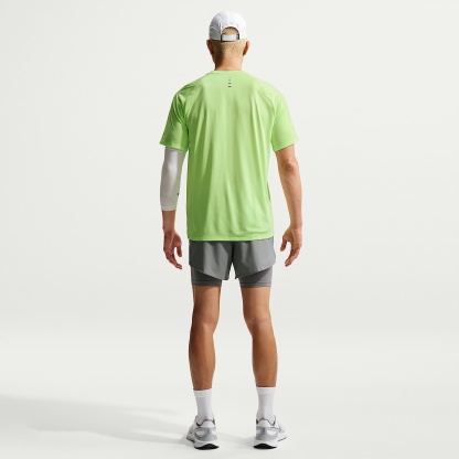 Nike Stride Men's Dri-FIT 13cm (approx.) Hybrid Running Shorts – Smoke Grey