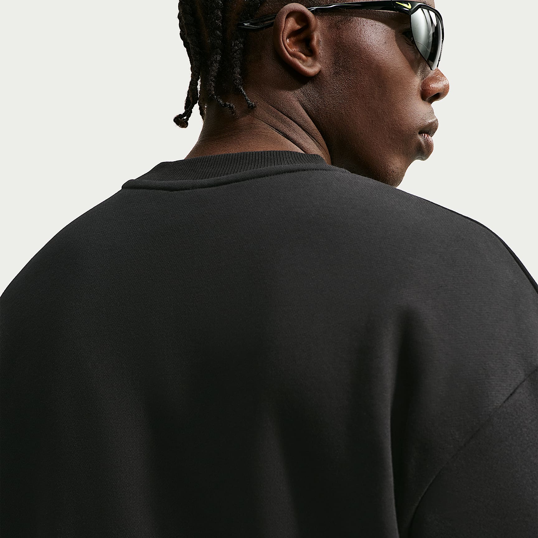 Nike Solo Fleece Men's Crew-Neck Sweatshirt – Total Black/Sail