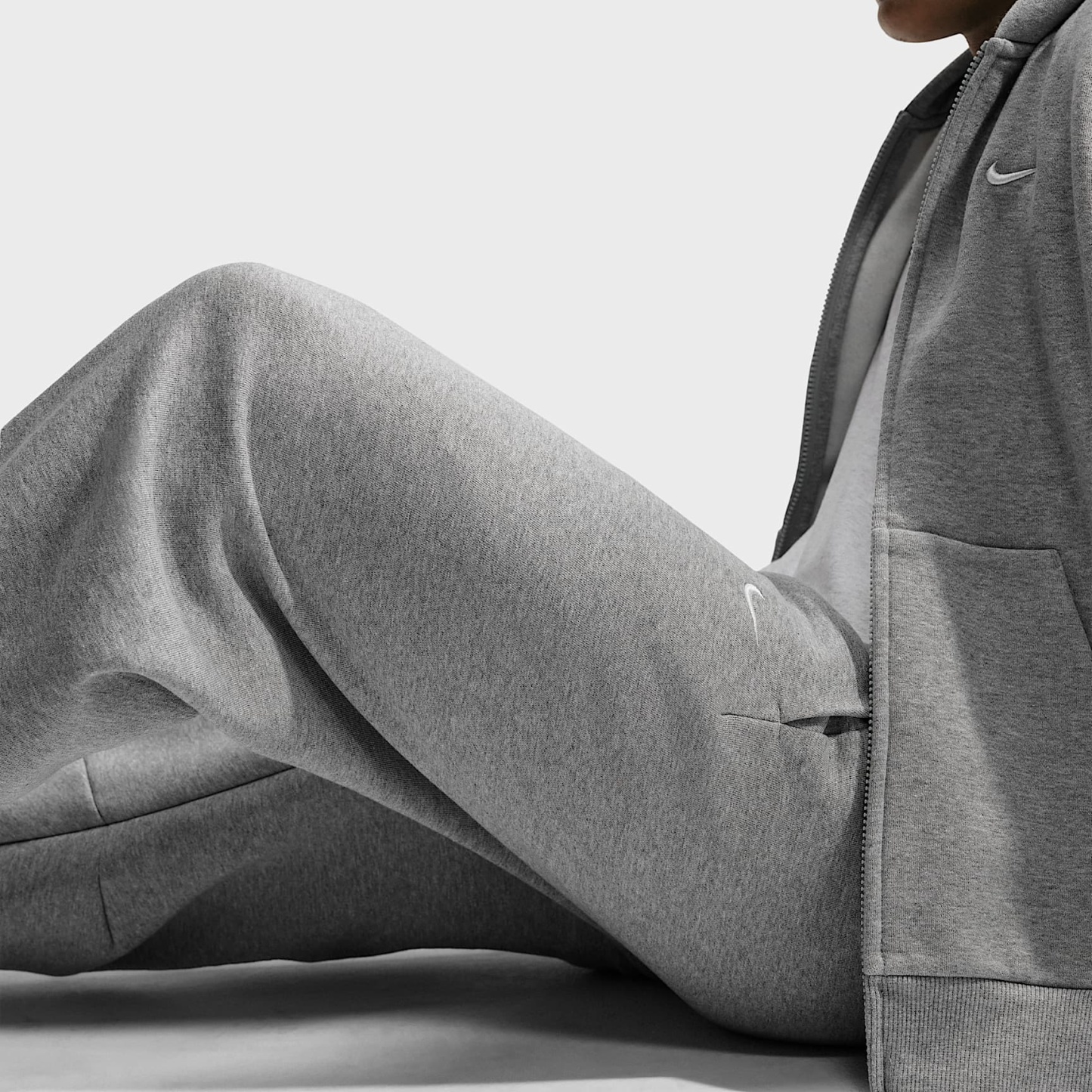 Nike Solo Fleece Men's Joggers – Dark Grey Heather/Sail