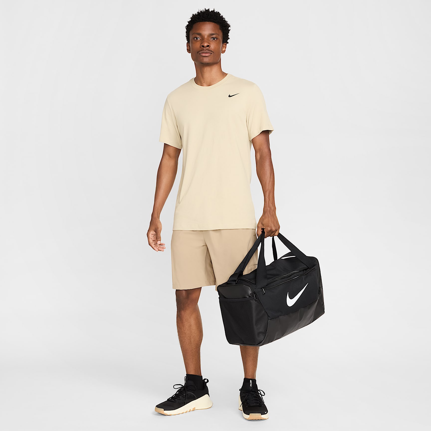 Nike Dri-FIT Men's Fitness T-Shirt – Desert Khaki/Black